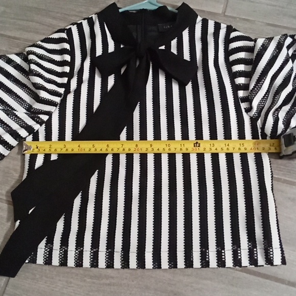 Ladies Gracia Black & White Blouse - Picture 6 of 6